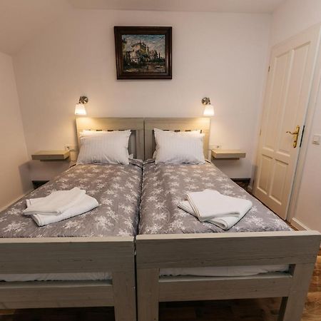 Yellowboot Aparthotel Sibiu Luaran gambar