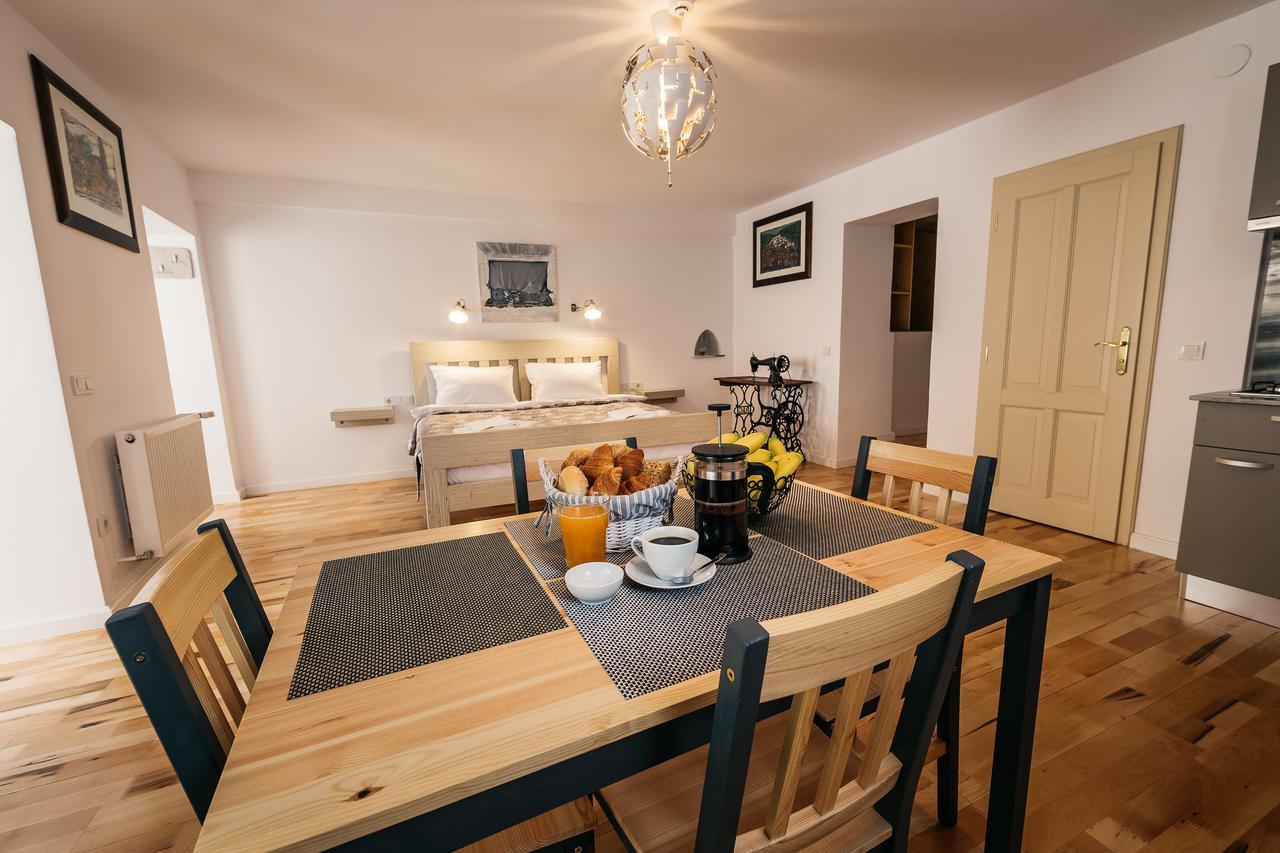 Yellowboot Aparthotel Sibiu Luaran gambar