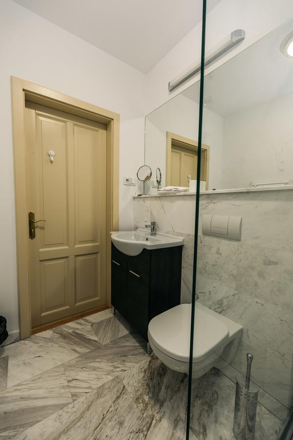 Yellowboot Aparthotel Sibiu Luaran gambar