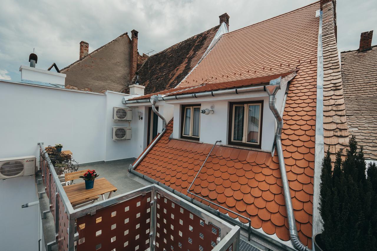 Yellowboot Aparthotel Sibiu Luaran gambar