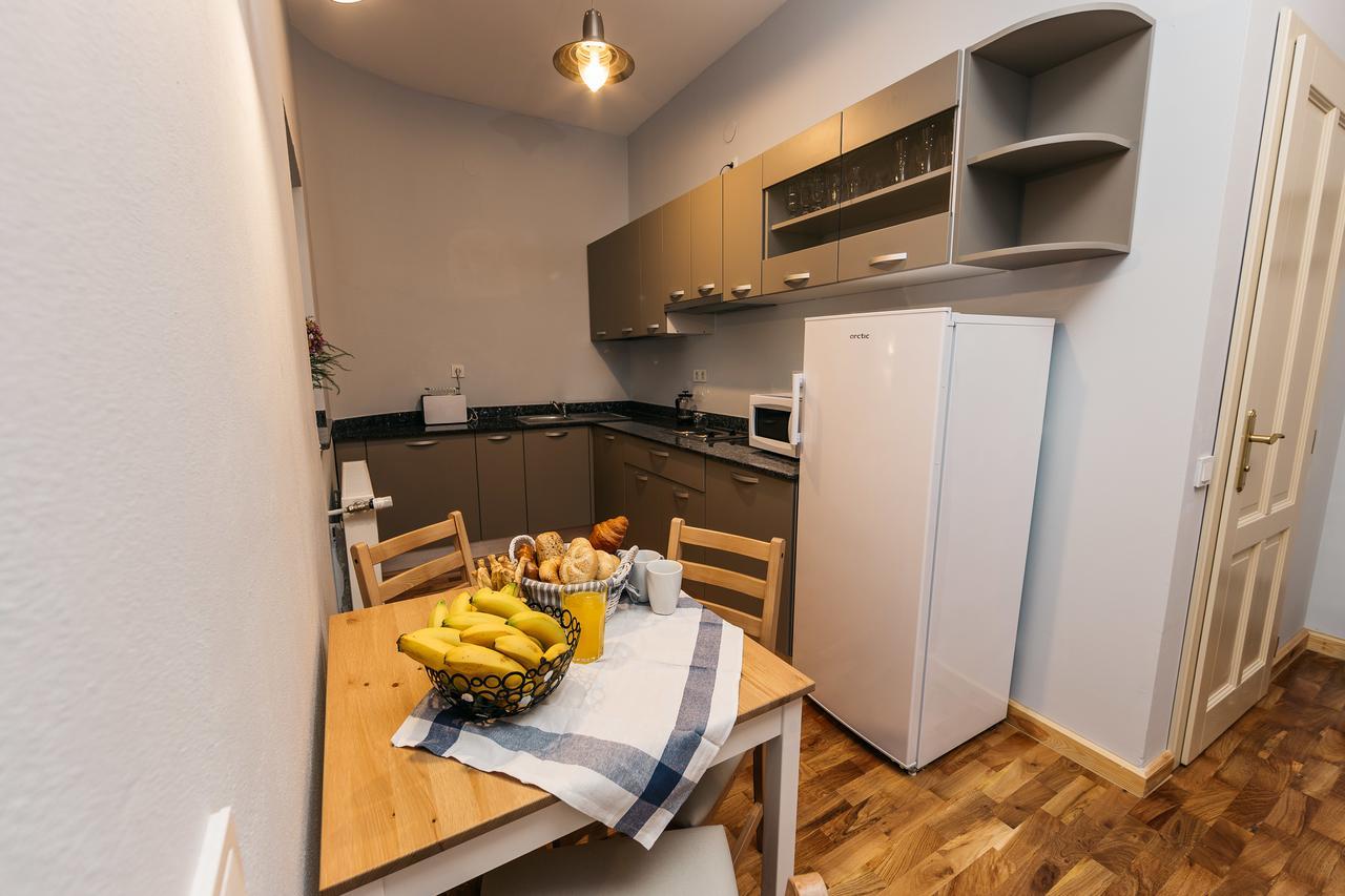 Yellowboot Aparthotel Sibiu Luaran gambar
