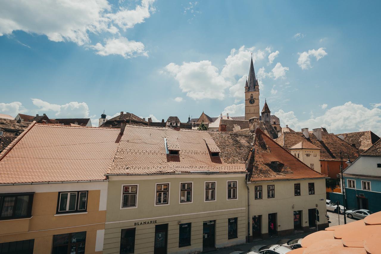 Yellowboot Aparthotel Sibiu Luaran gambar