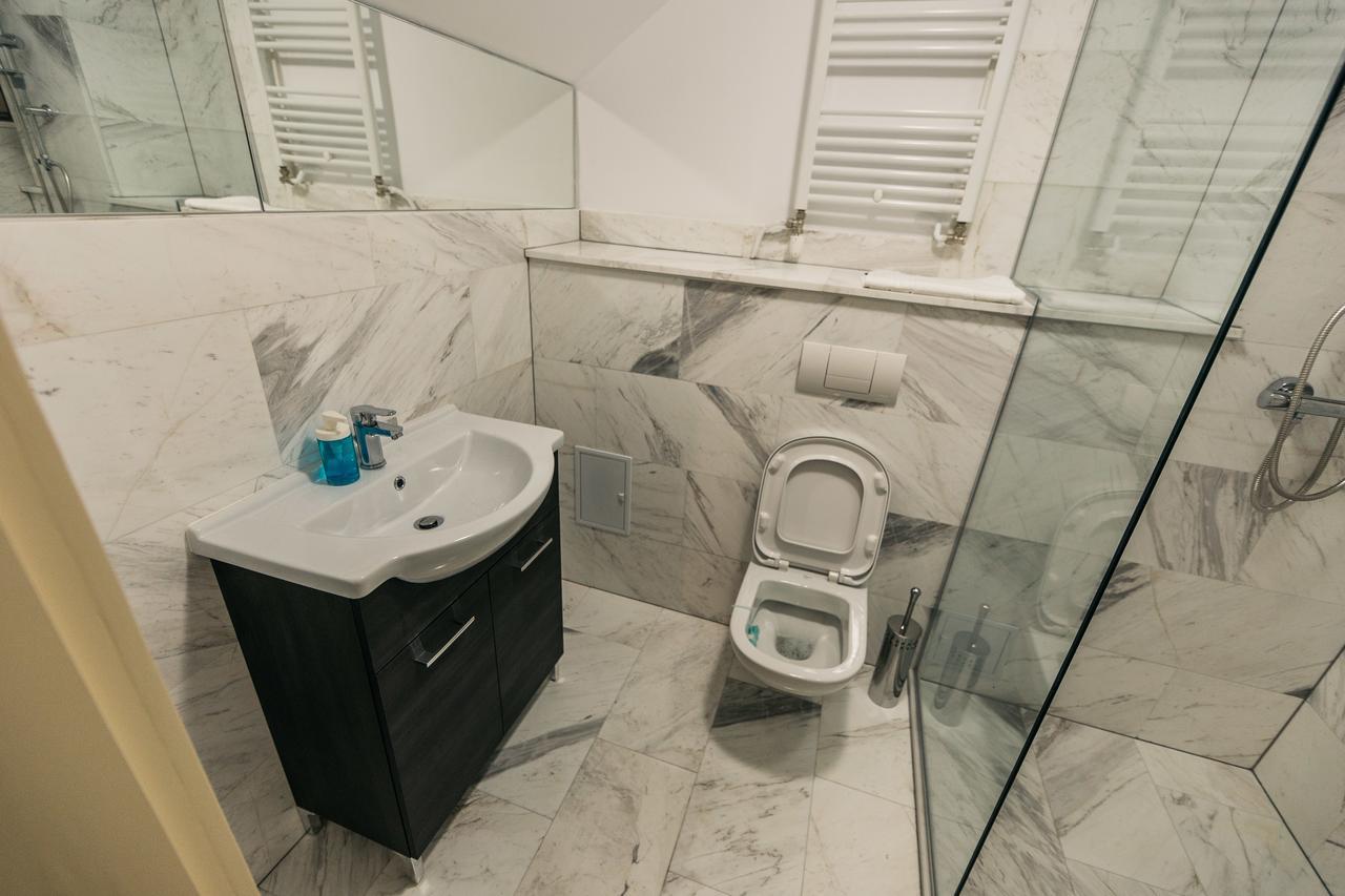 Yellowboot Aparthotel Sibiu Luaran gambar