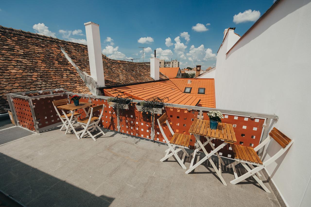 Yellowboot Aparthotel Sibiu Luaran gambar