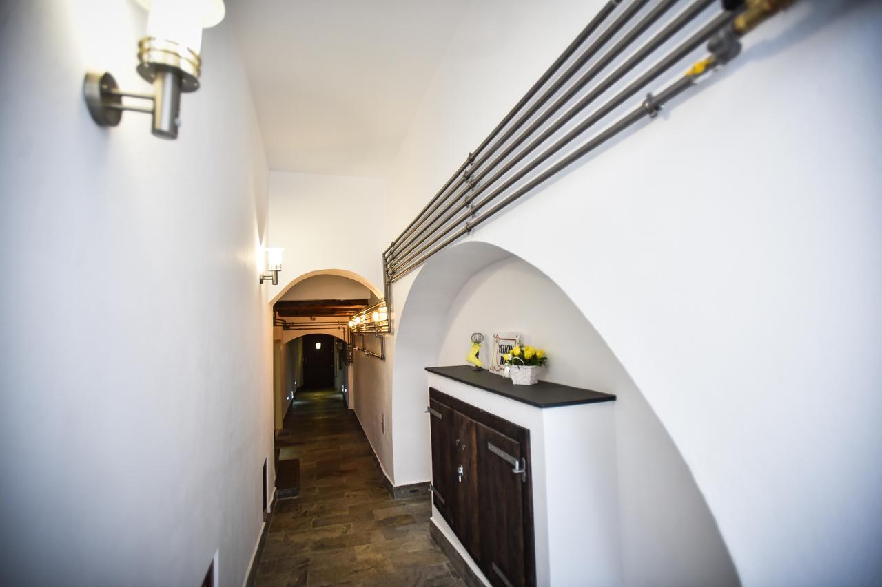 Yellowboot Aparthotel Sibiu Luaran gambar