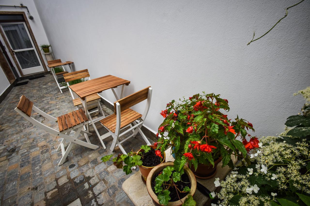 Yellowboot Aparthotel Sibiu Luaran gambar