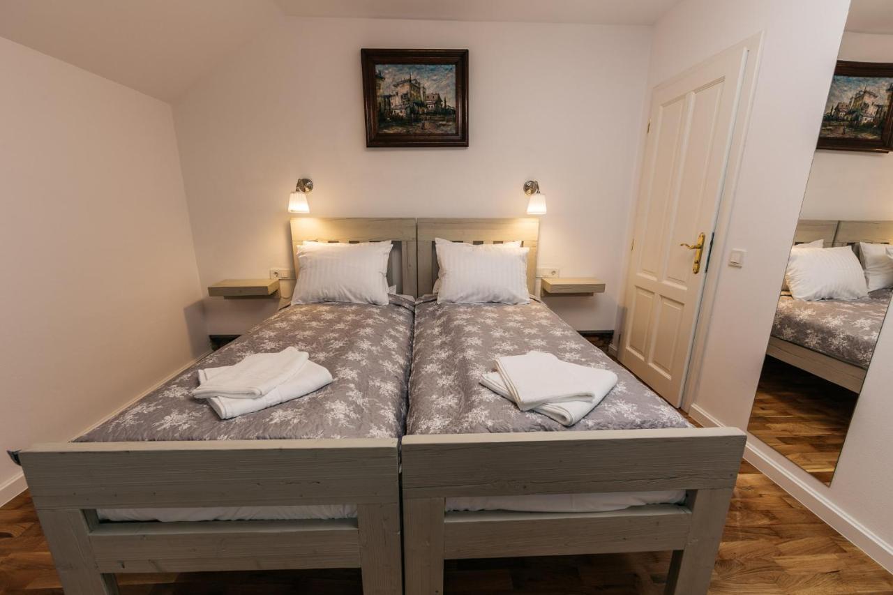 Yellowboot Aparthotel Sibiu Luaran gambar